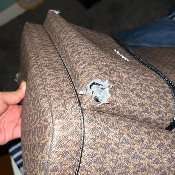 Michael kors back pack - Picture 4 of 9